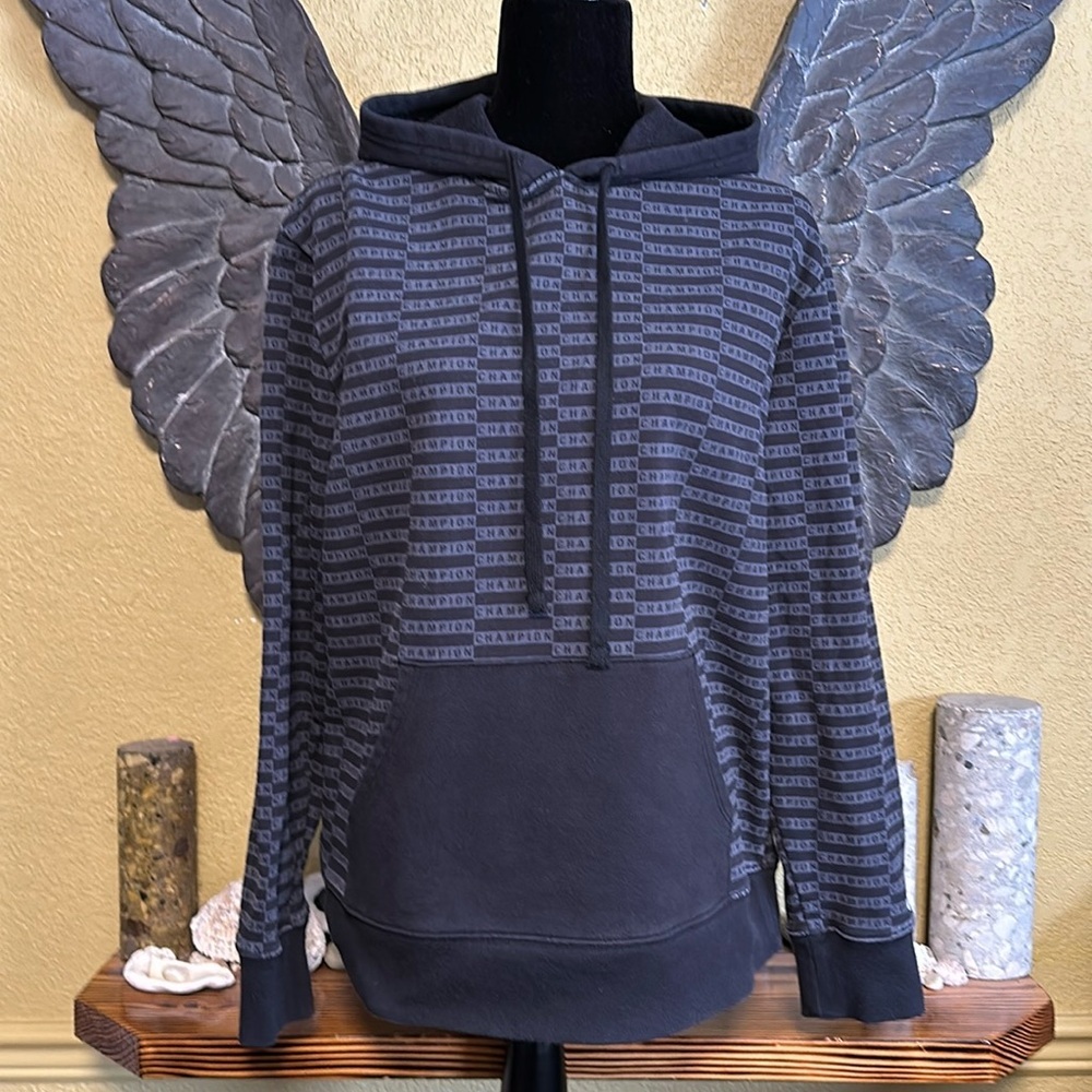 Champion Pull Over Sweater